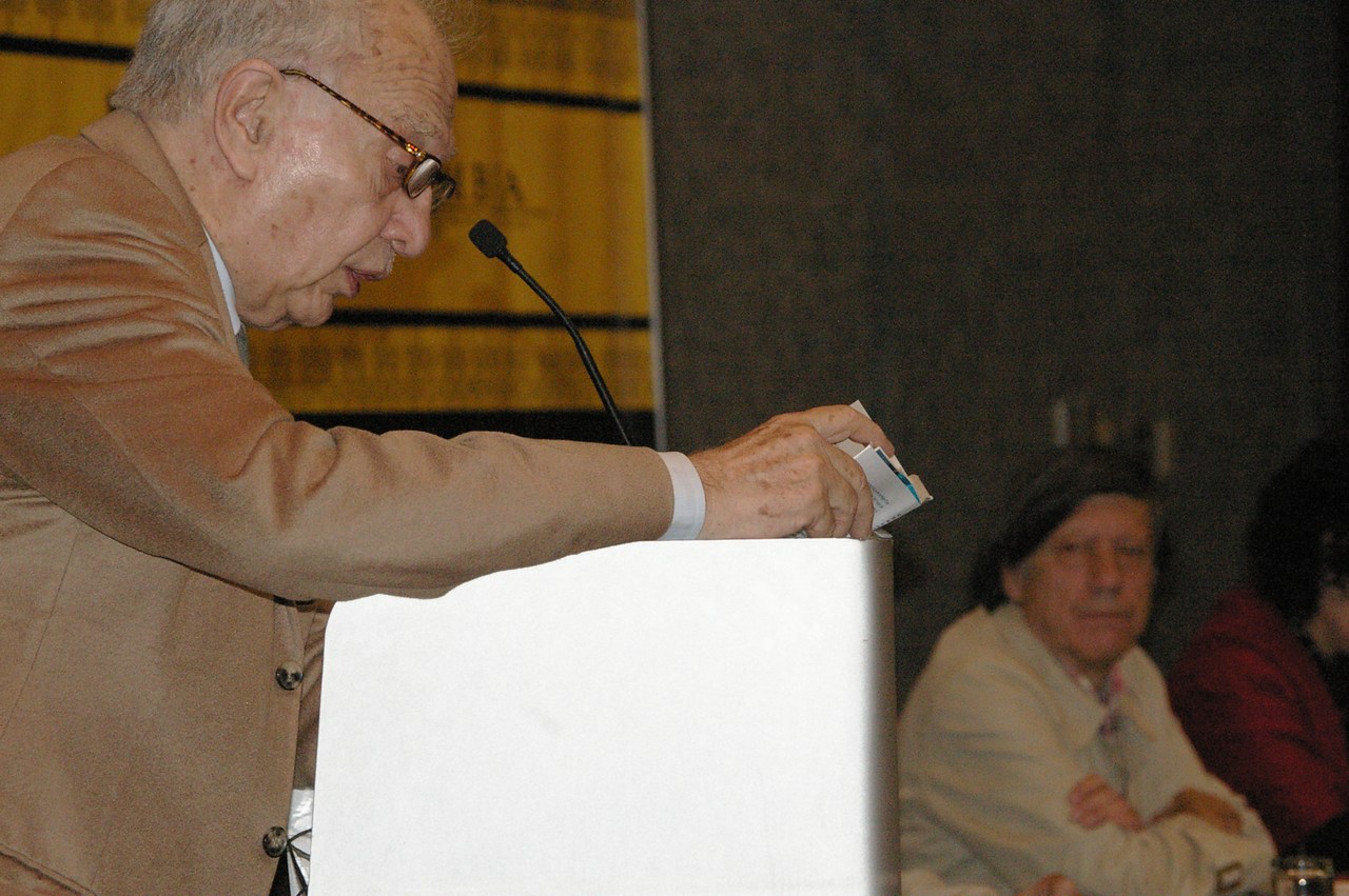 Sergio Pitol en Guadalajara, FIL, 2007 (foto de Ednodio Quintero)
