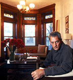 Paul Auster en su casa de Brooklyn
