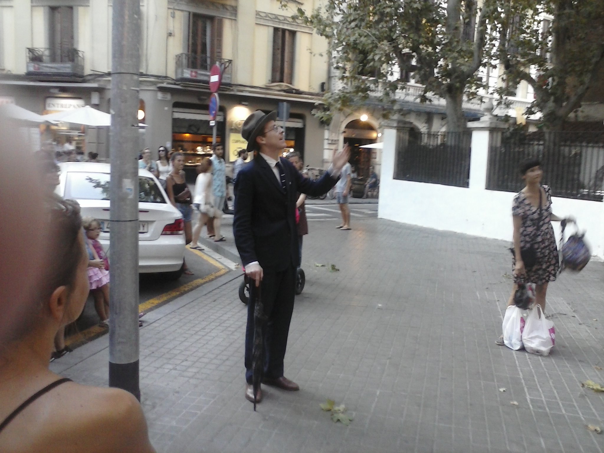 Walser pasea por Poble Nou. 31.7.14 Walser pasea por Poble Nou. 31.7.14