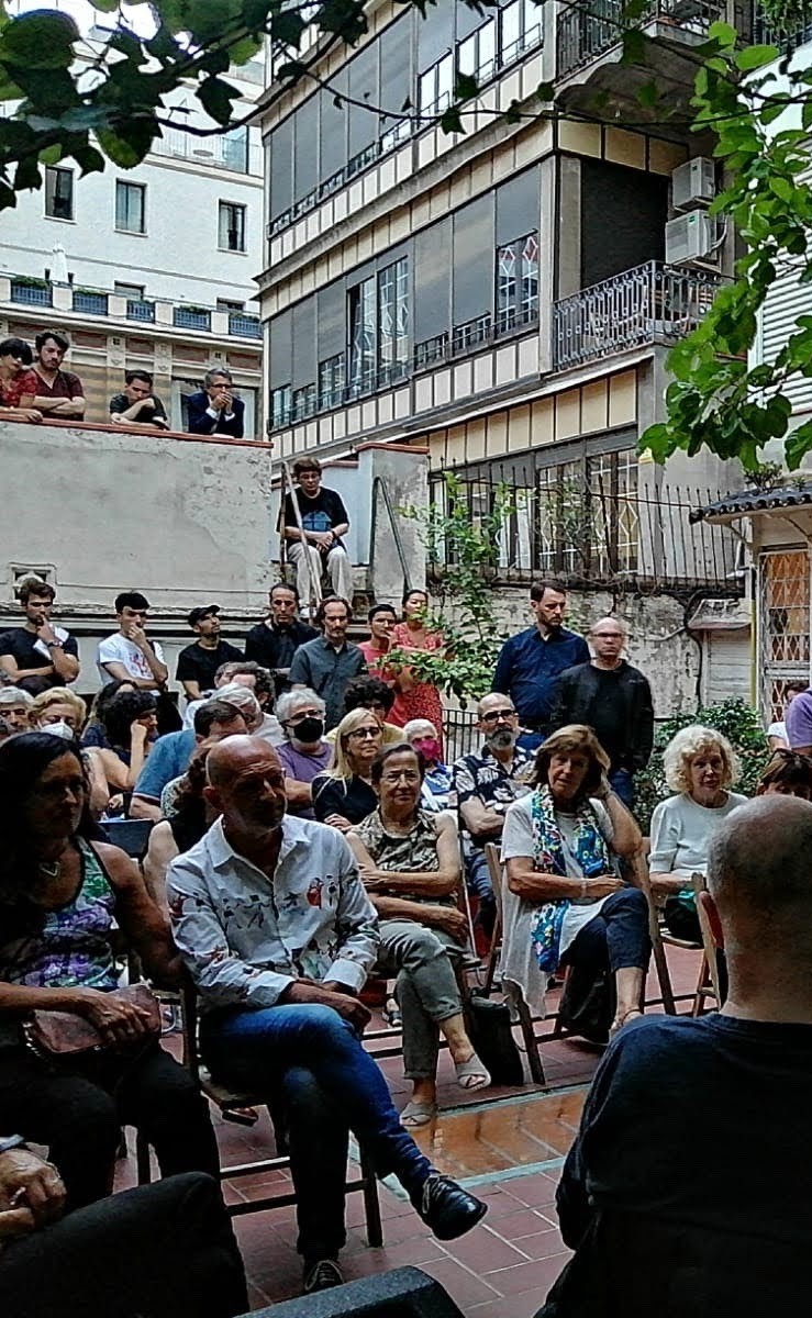 Presentación (a cargo de Rodrigo Fresán) de Montevideo en La Central Presentación (a cargo de Rodrigo Fresán) de Montevideo en La Central