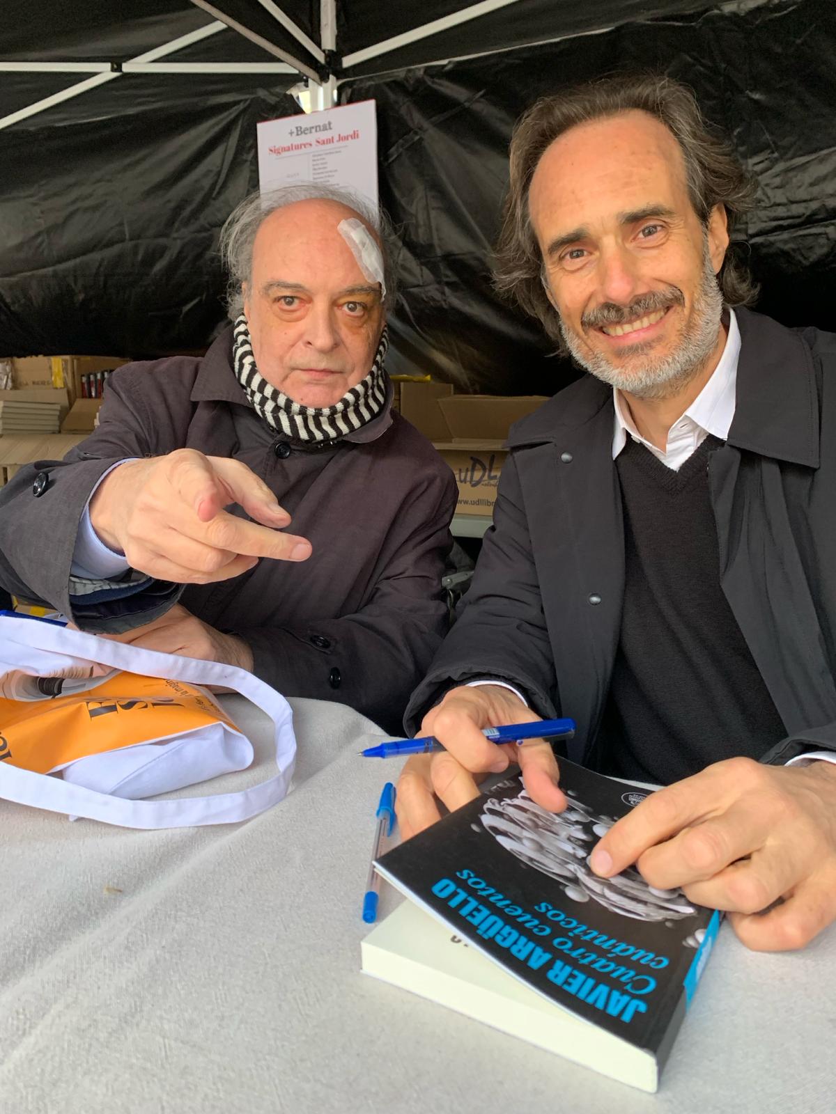 Con Javier Arguello (Cuatro cuentos cuánticos) Sant Jordi, Mas Bernat, abril 2024 Con Javier Arguello (Cuatro cuentos cuánticos) Sant Jordi, Mas Bernat, abril 2024