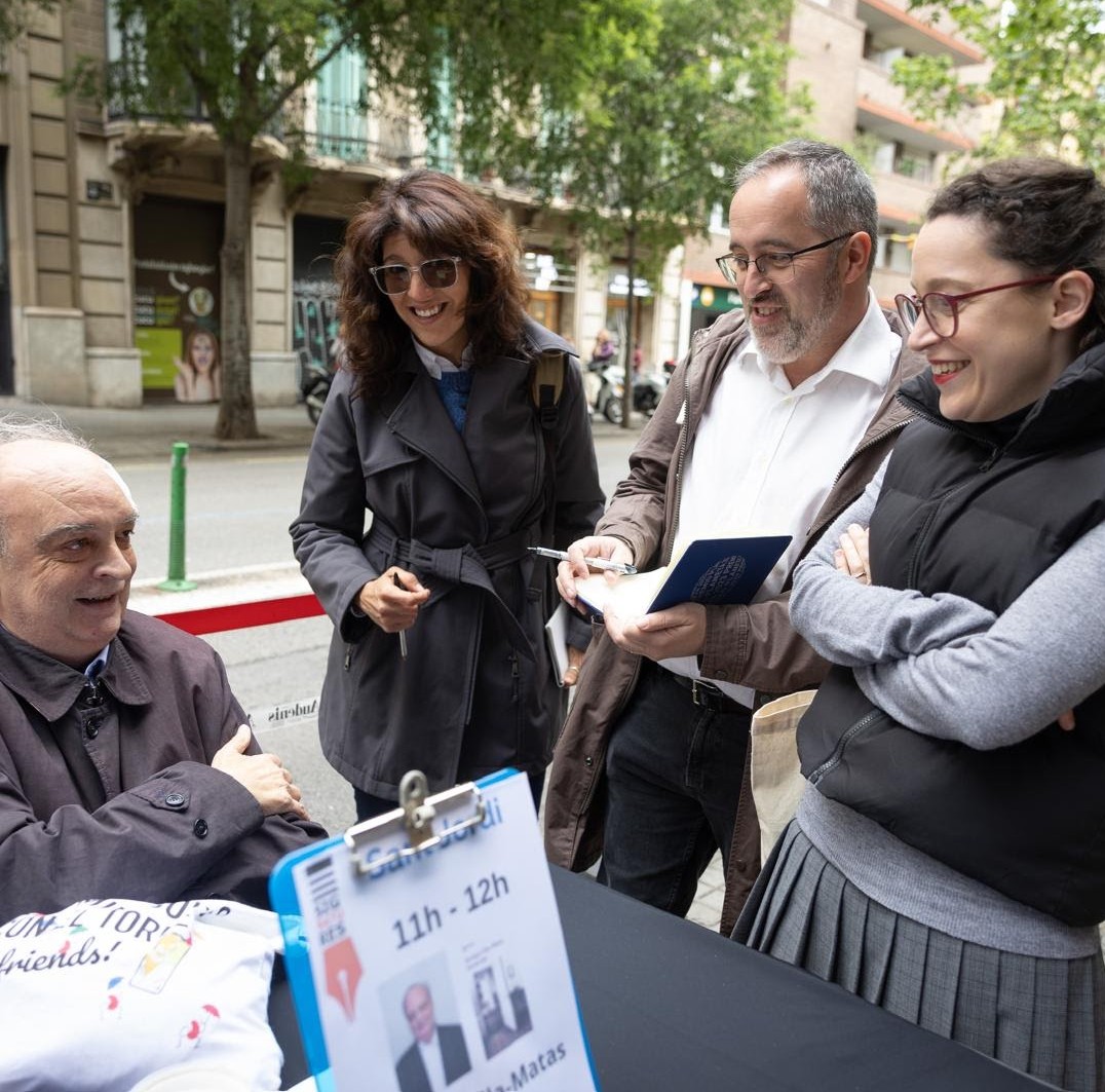 Día del Libro en Jaimes. La visita de Vanessa Graell, Anna María Iglesia, Victor Fernández Día del Libro en Jaimes. La visita de Vanessa Graell, Anna María Iglesia, Victor Fernández